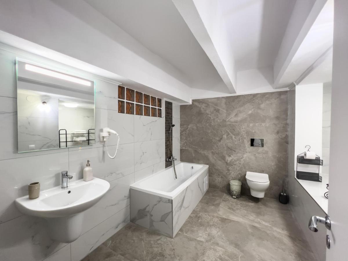 Family Apartment Sighisoara Ngoại thất bức ảnh